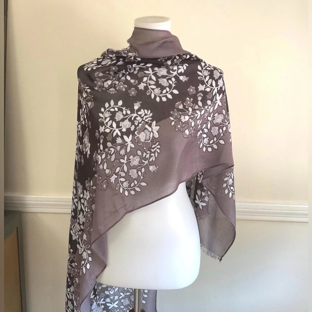 Vera Bradley Floral Scarf in Brown and White with fringe - Picture 9 of 10